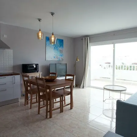 Residencial Teguisol 131 アパート